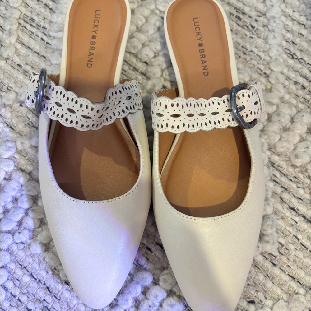 NWOT Lucky Brand flats- size 8